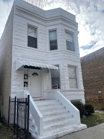 6417 S Eberhart Ave, Chicago, IL 60637