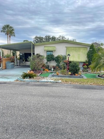 201 Meadow Lark Dr, Osteen, FL 32764