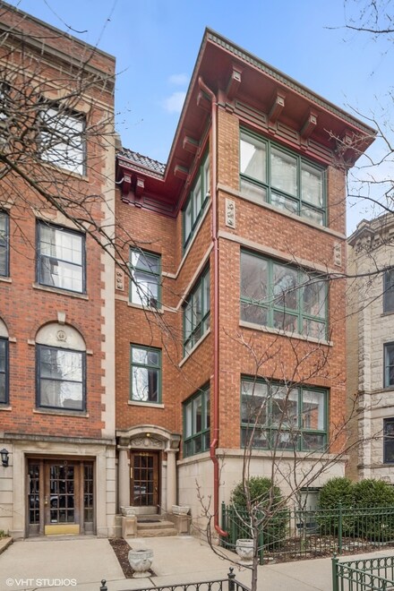 438 W Oakdale Ave Unit 2, Chicago, IL 60657