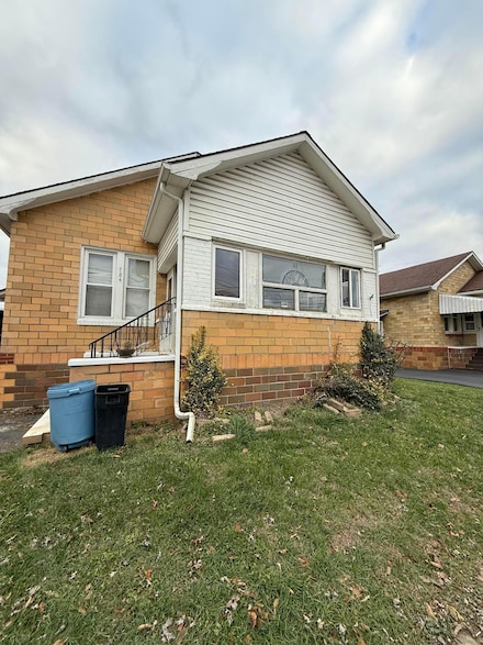 784 E Front St, Logan, OH 43138
