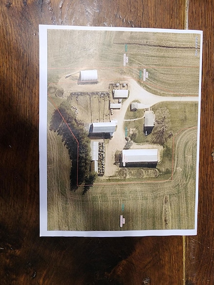 27495 205th St, Garnavillo, IA 52049