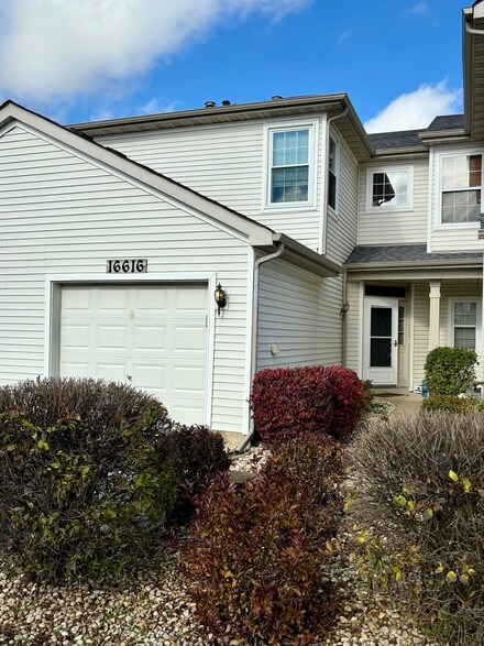 16616 S Windsor Ln Unit T1544, Lockport, IL 60441
