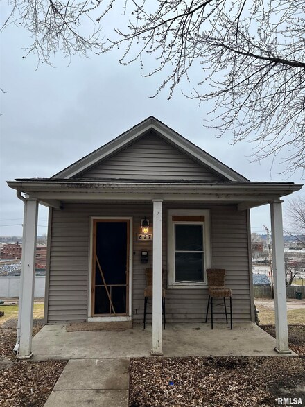 627 E 6th St, Davenport, IA 52803