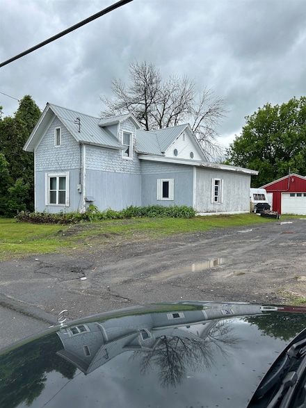 15 E Hatfield St, Massena, NY 13662