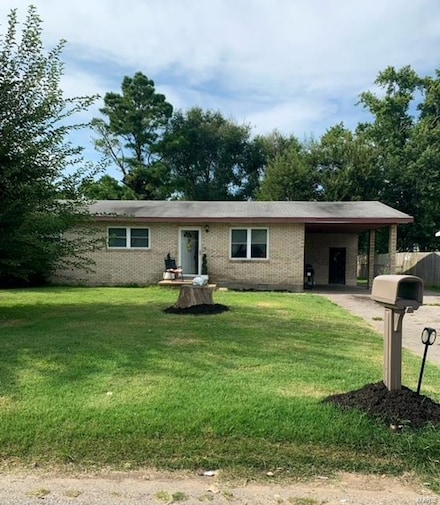 1332 W Murray Ln, Sikeston, MO 63801