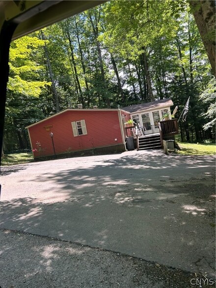 382 Rider Rd, Clayville, NY 13322