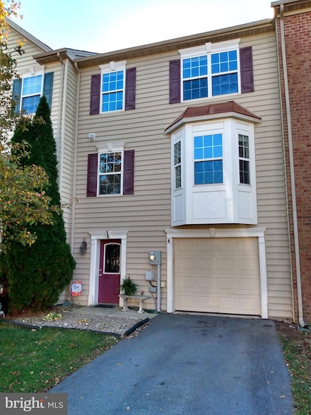 237 Whitley Dr, Chambersburg, PA 17201