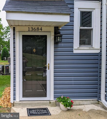 13684 Orchard Dr Unit 3684, Clifton, VA 20124