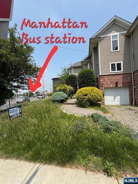 77 W Columbia Ave, Palisades Park, NJ 07650
