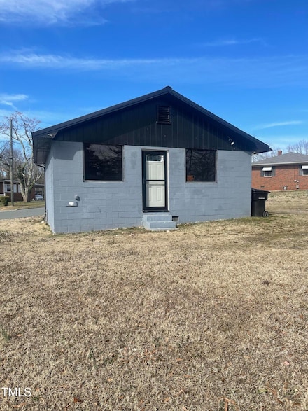 1204 Avondale Dr, Burlington, NC 27217