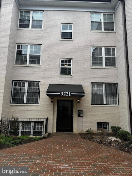 3221 8th St SE Unit 6, Washington, DC 20032