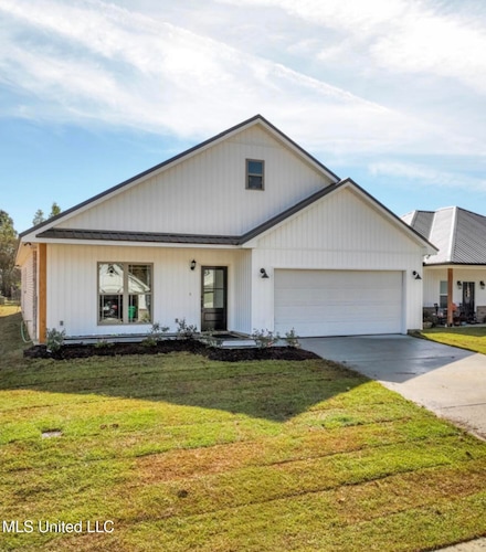 123 Mamie Cir, Picayune, MS 39466