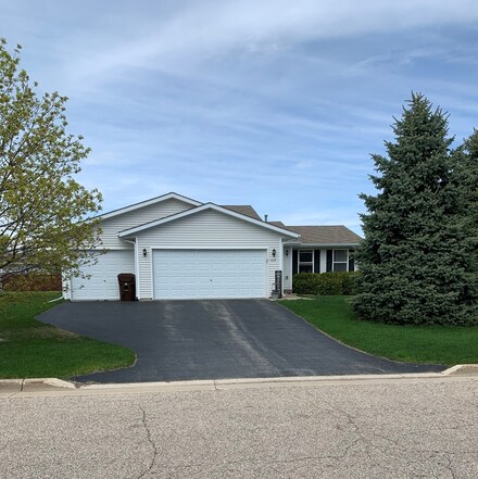 635 Cassandra Way, South Beloit, IL 61080