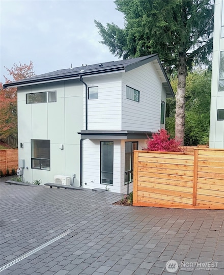 7339 21st Ave NE, Seattle, WA 98115