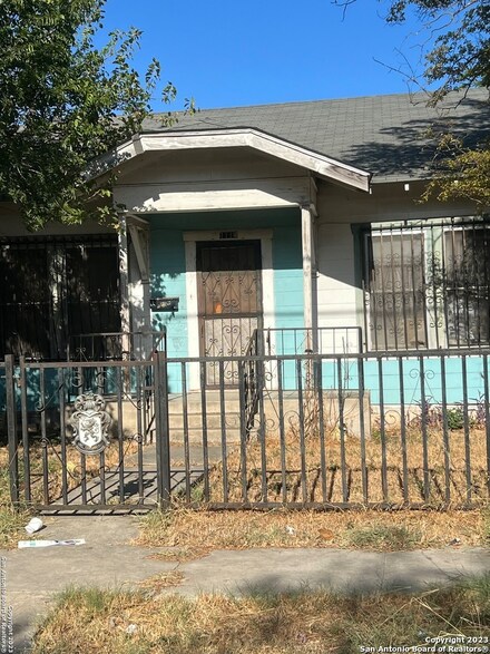 1114 N Brazos St, San Antonio, TX 78207