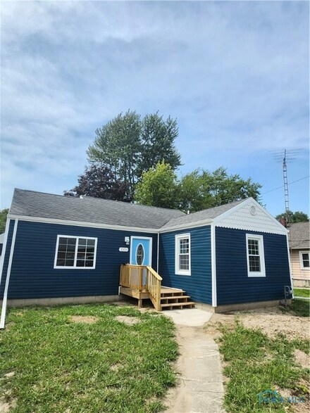 1009 Buckley St, Fostoria, OH 44830