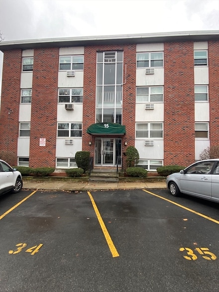 15 Commonwealth Ct Unit 3, Brighton, MA 02135