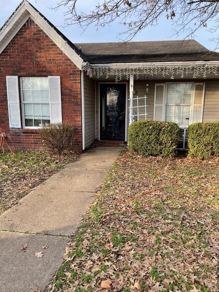 104 Meadowbrook Cir, Marion, AR 72364