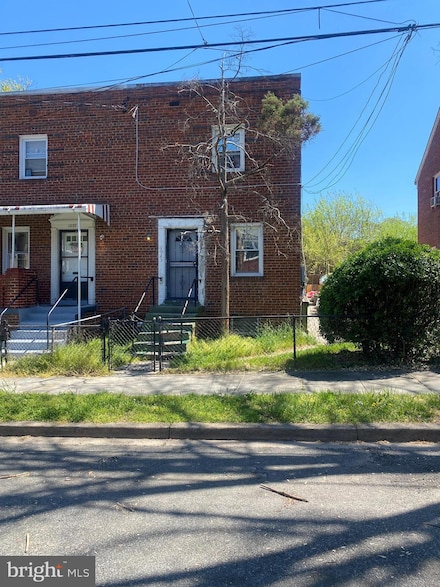 1025 47th Place NE, Washington, DC 20019