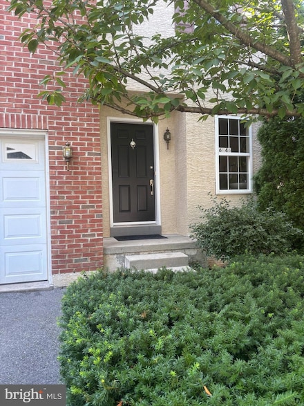 6846 Hunt Dr, MacUngie, PA 18062