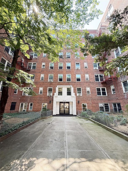 14444 41st Ave Unit 3E, Flushing, NY 11355
