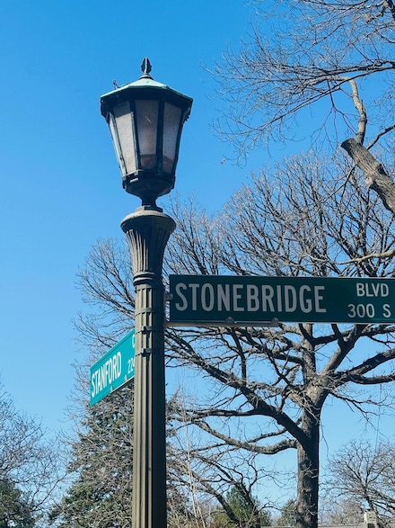 313 Stonebridge Blvd, Saint Paul, MN 55105