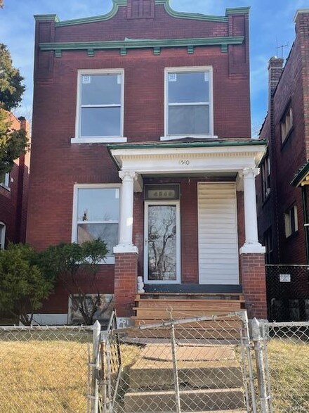 4540 Clarence Ave, Saint Louis, MO 63115