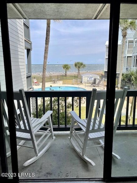 719 N Hampton Ct, Saint Helena Island, SC 29920