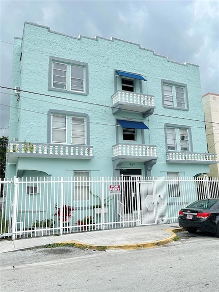 967 SW 5th St Unit 17, Miami, FL 33130