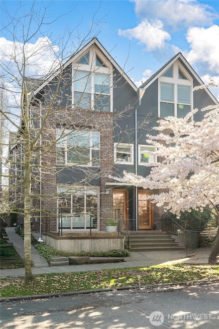 215 W Lee St, Seattle, WA 98119