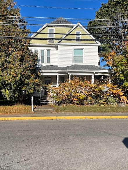 62 S Florida St, Buckhannon, WV 26201