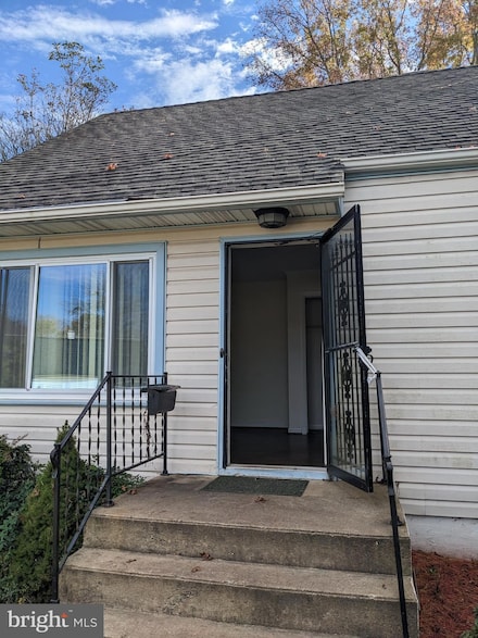 137 Holden Dr, Manassas Park, VA 20111
