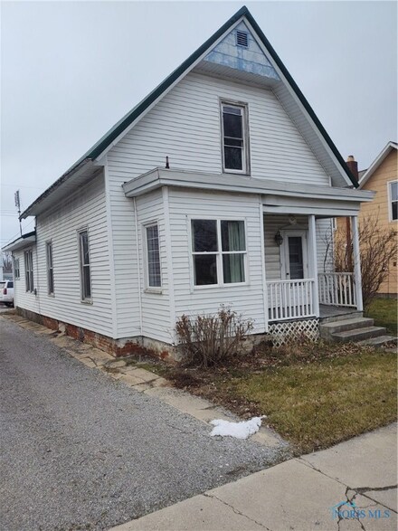 207 N Michigan St, Edon, OH 43518