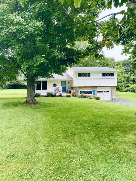 167 Swift St, Oswego, NY 13126