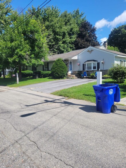 51 Rand St, Manchester, NH 03109