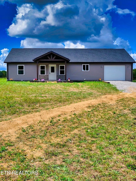 432 Saint Anthony Dr, Jamestown, TN 38556