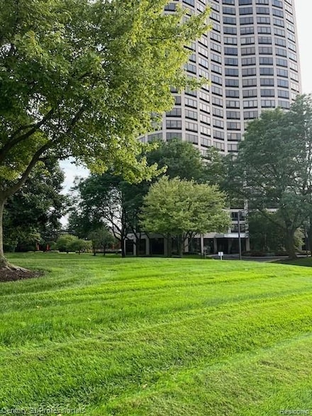 5000 Town Center Unit 3204, Southfield, MI 48075