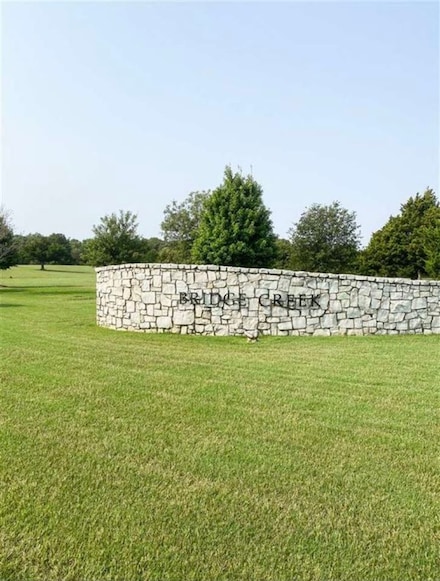 2 Oak Bridge Ln, Enid, OK 73703