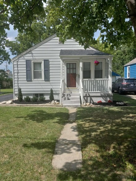 4614 Belleview Ave, Blue Ash, OH 45242