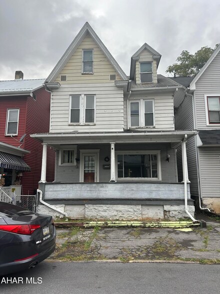 2204 5th Ave, Altoona, PA 16602