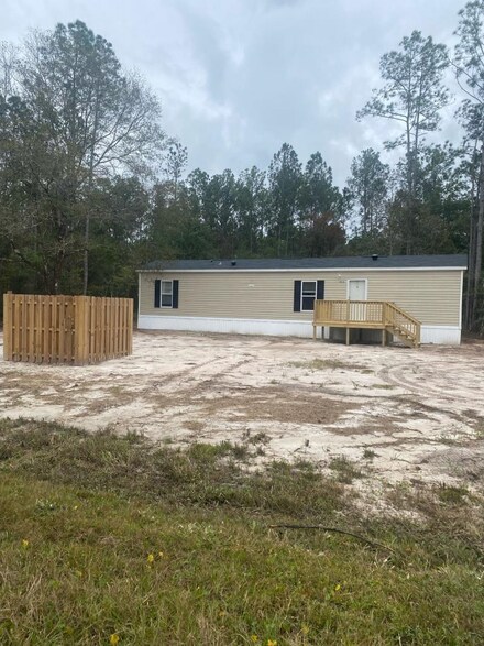 4315 Benedict St, Hastings, FL 32145