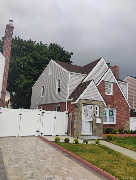 11546 220th St, Cambria Heights, NY 11411