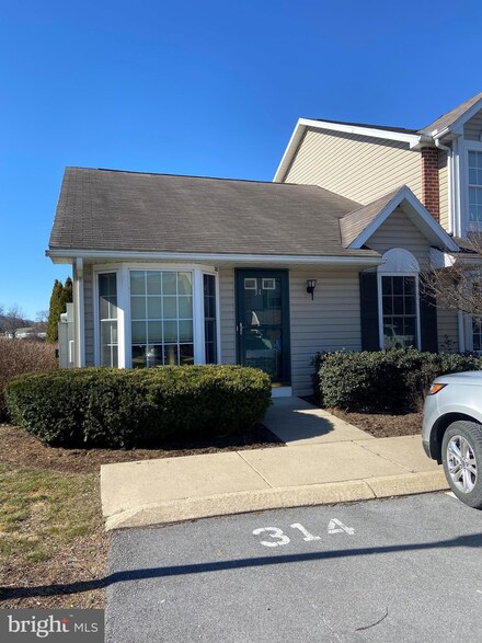 314 Pebble Ln, Bellefonte, PA 16823