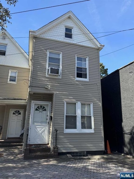 352 Paterson Ave, East Rutherford, NJ 07073