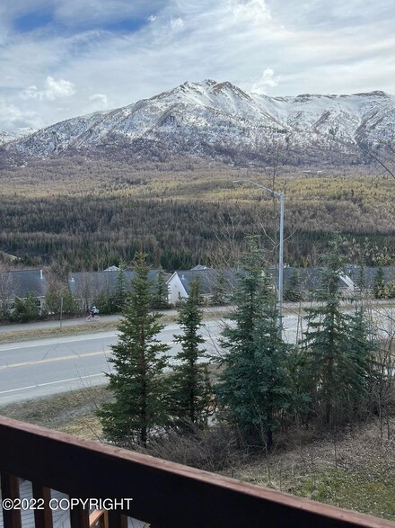 20332 Glacier Park Cir, Eagle River, AK 99577