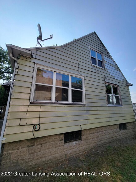 1212 Parkview St, Lansing, MI 48912