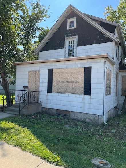 1207 E Main St, Saint Charles, IL 60174
