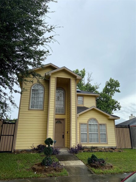 15614 Aiken Ln, Houston, TX 77032