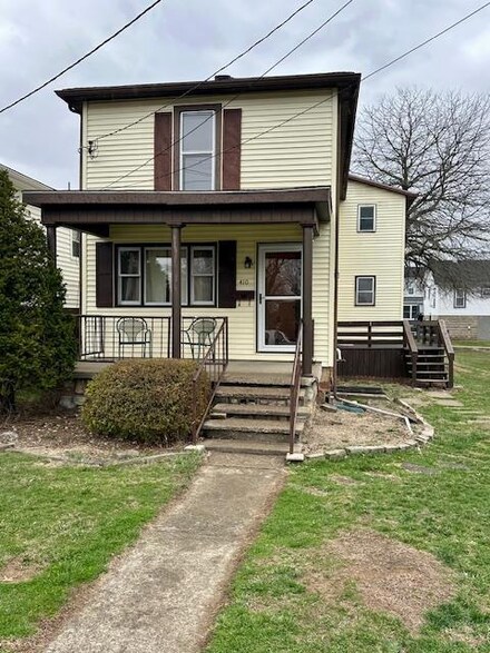 410 Juniper Ave, Moundsville, WV 26041