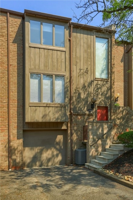 292 Elm Ct Unit 292, Pittsburgh, PA 15237